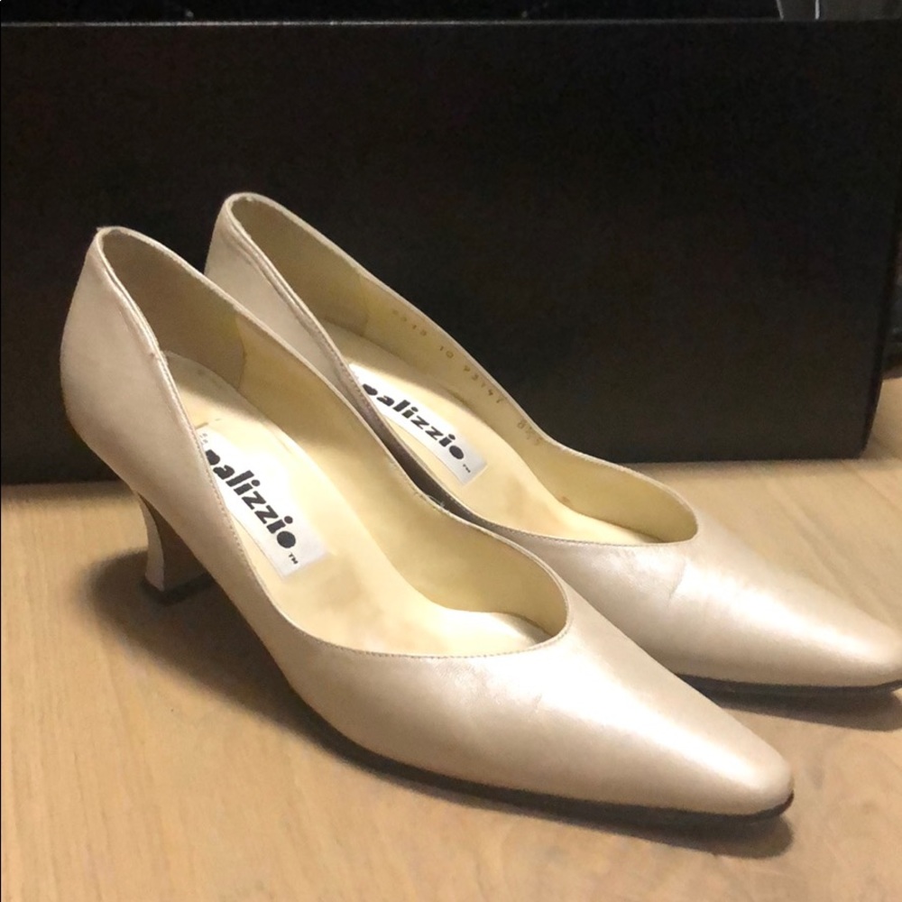 Palizzio vintage blush pink pearl leather shoes